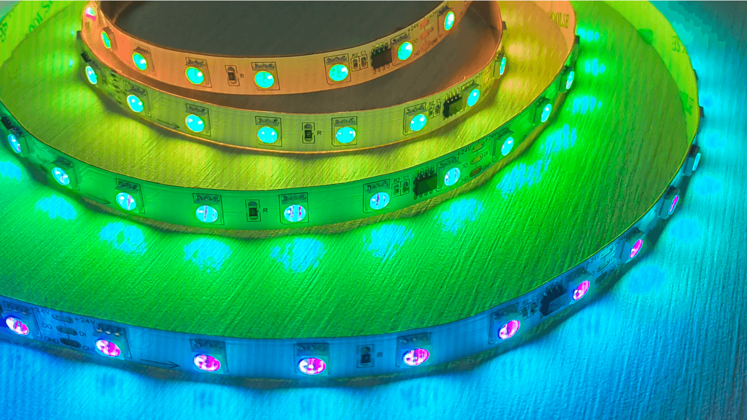 Фото Лента светодиодная SPI, 5050, 60 LED/м, 14,4 Вт/м, 24В , IP20, Цвет: RGB от магазина SWGShop.ru